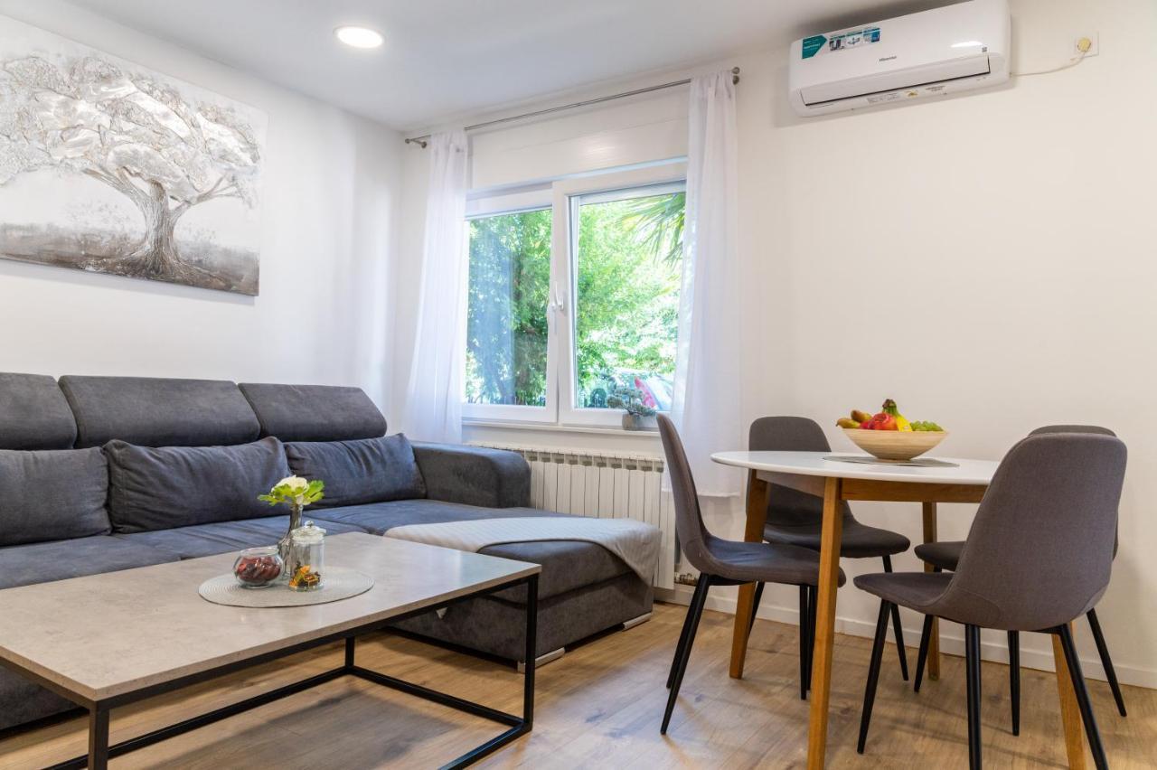 Kuca Za Odmor Palma Apartment ซาเกร็บ ภายนอก รูปภาพ